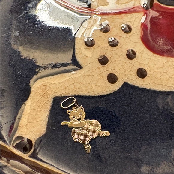 14 K gold Cat Ballerina Pendant - Picture 2 of 4